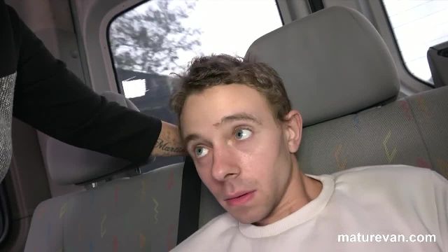 Best Friends pick up lost twink - 5